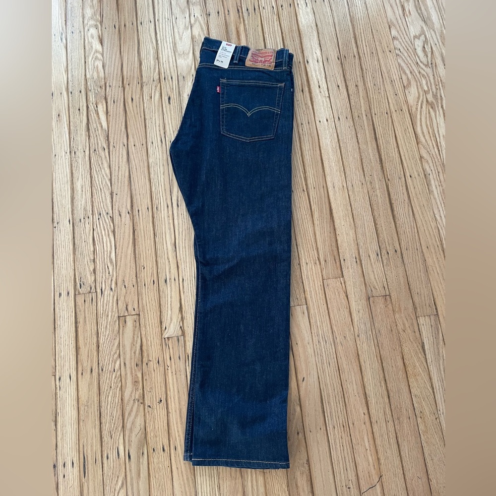 Brand new Men’s 513 LEVI jean. W38 L 30. New with tags